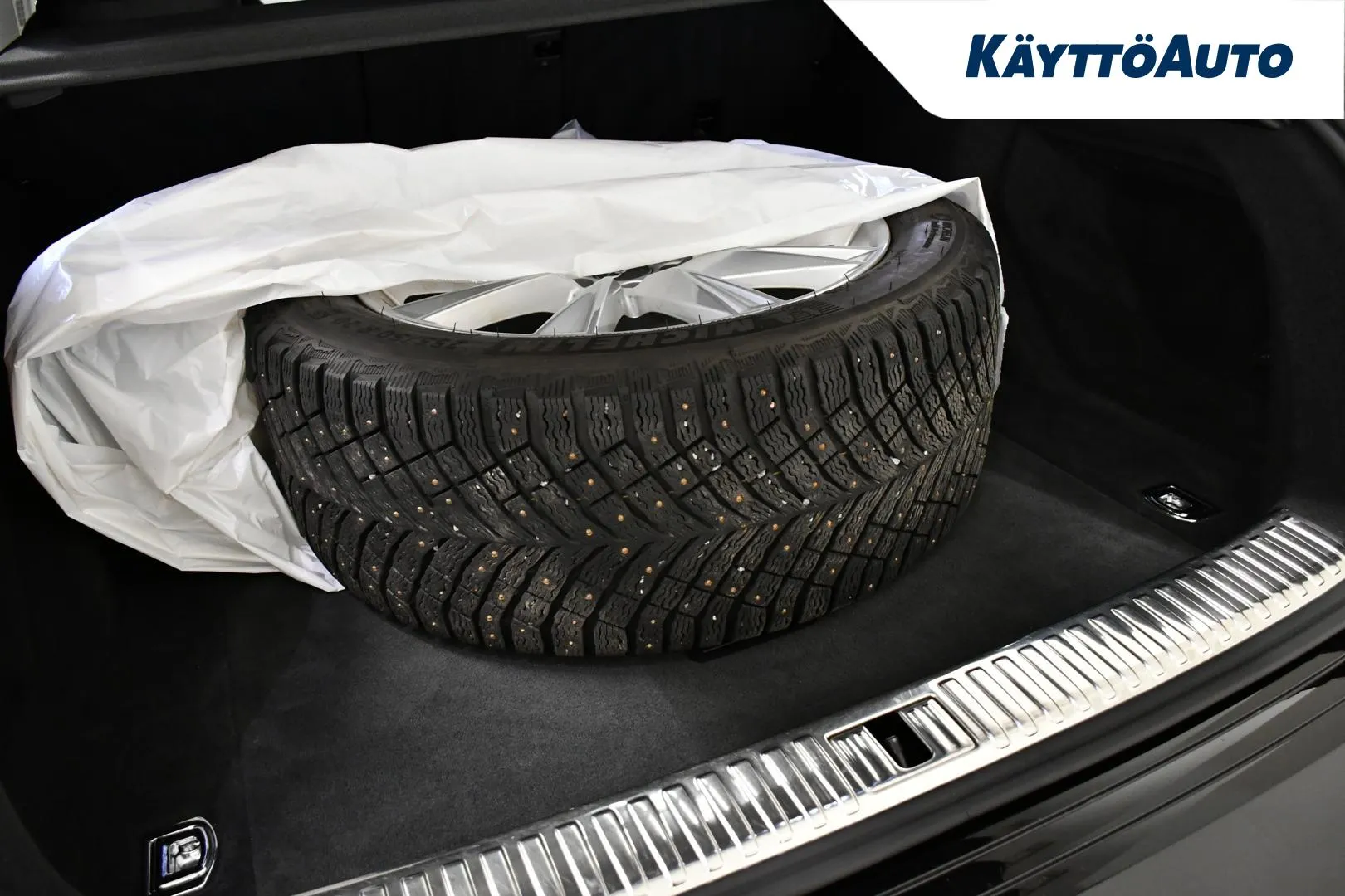 AUDI e-tron JMR-343 carousel image