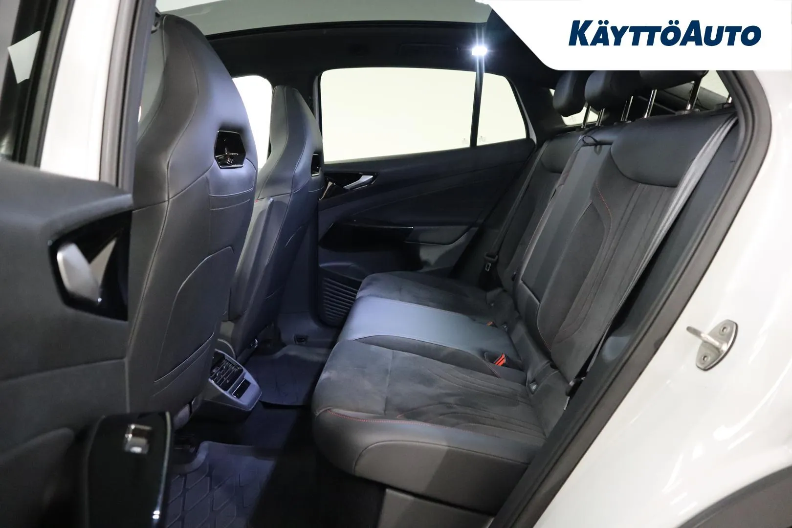 VOLKSWAGEN ID.5 CRI-375 carousel image