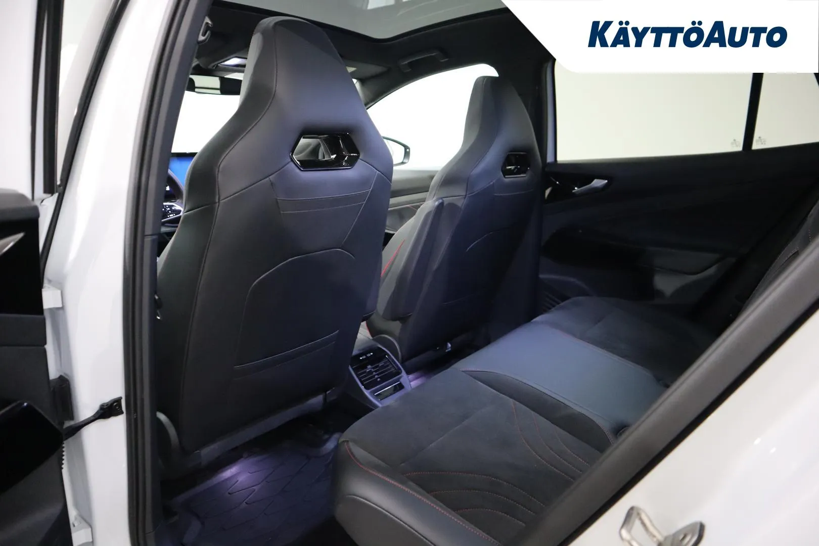 VOLKSWAGEN ID.5 CRI-375 carousel image