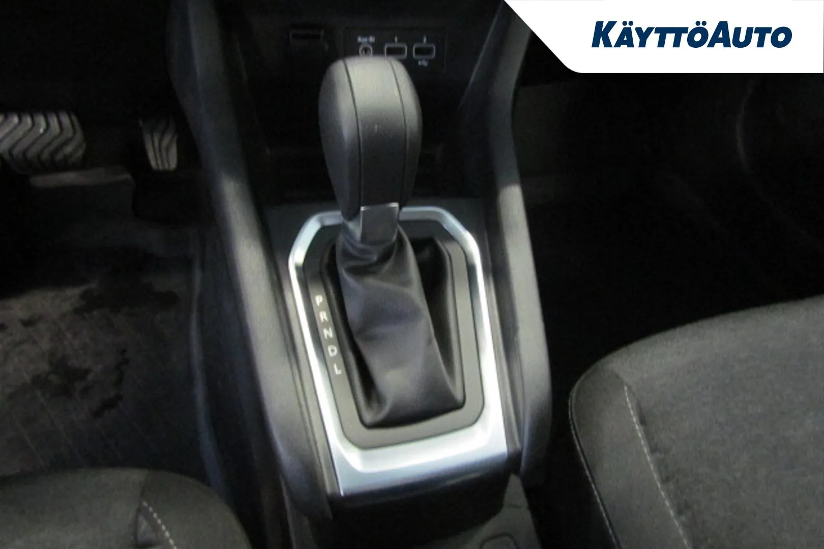 RENAULT Clio OZC-966 carousel image