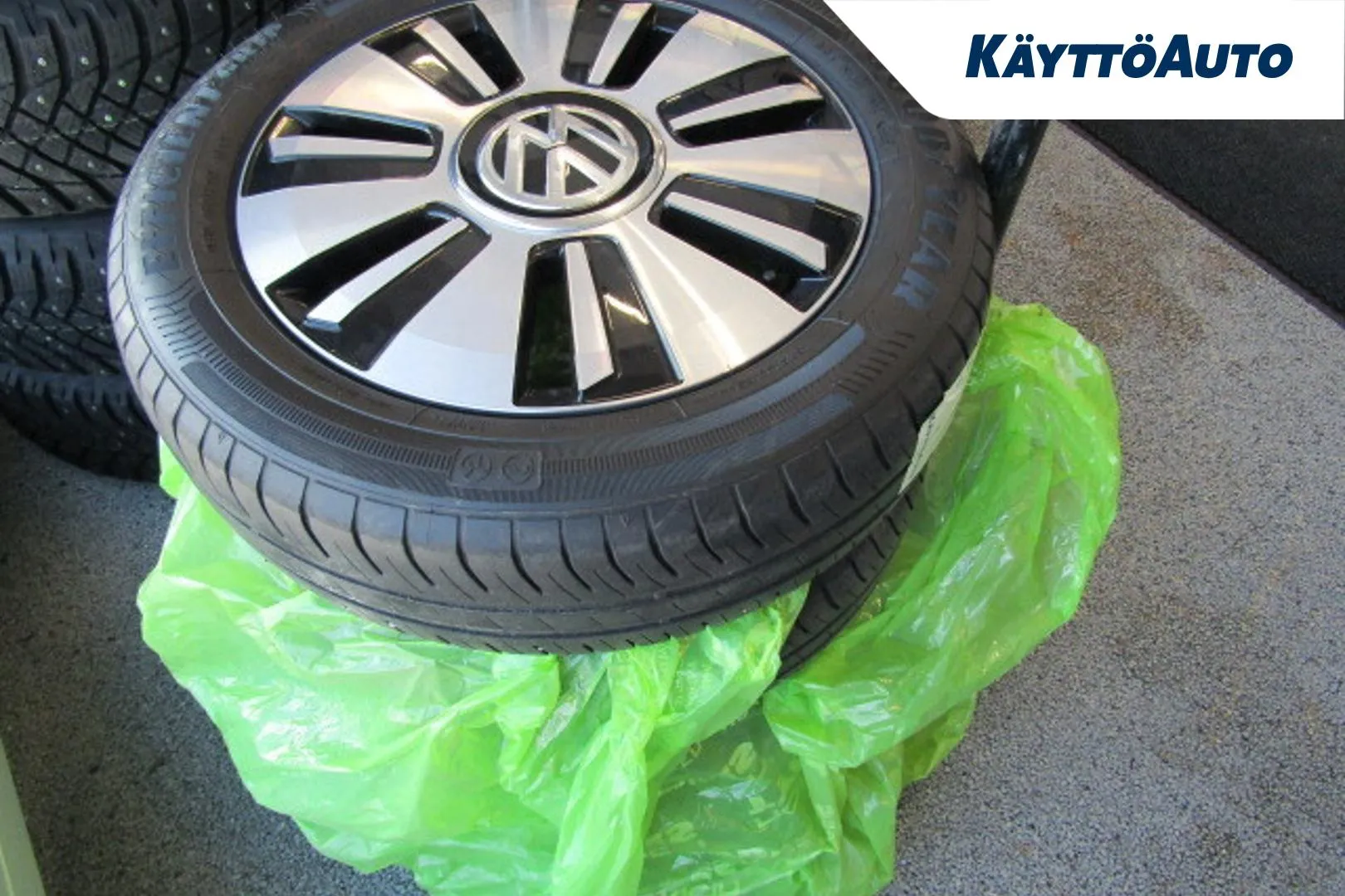 VOLKSWAGEN up! LNE-520 carousel image