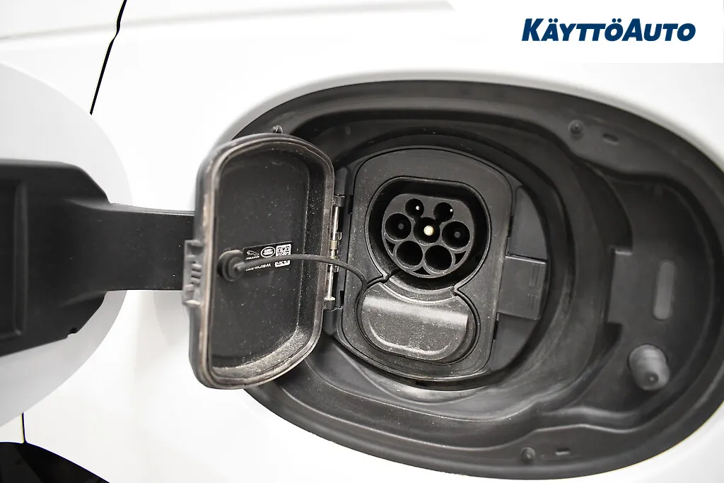 LAND ROVER Range Rover Velar NMJ-211 carousel image