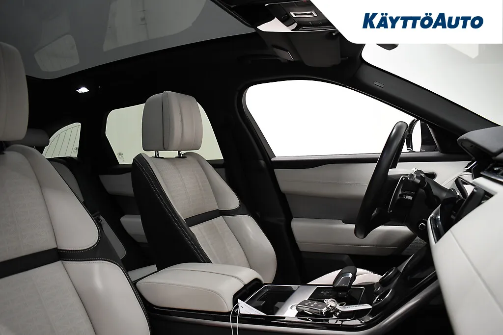 LAND ROVER Range Rover Velar NMJ-211 carousel image