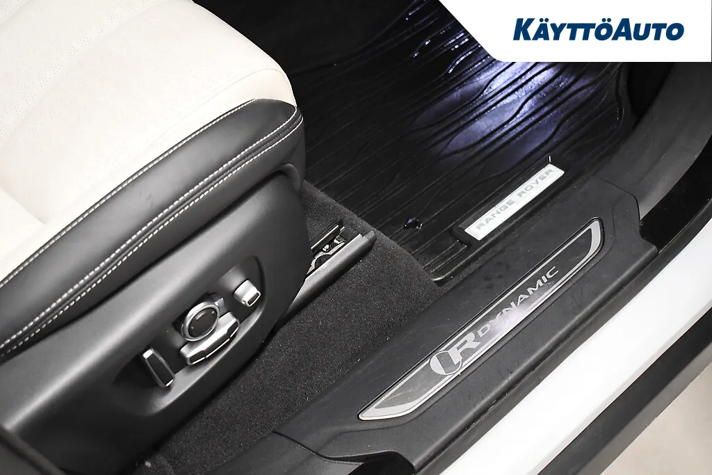 LAND ROVER Range Rover Velar NMJ-211 carousel image
