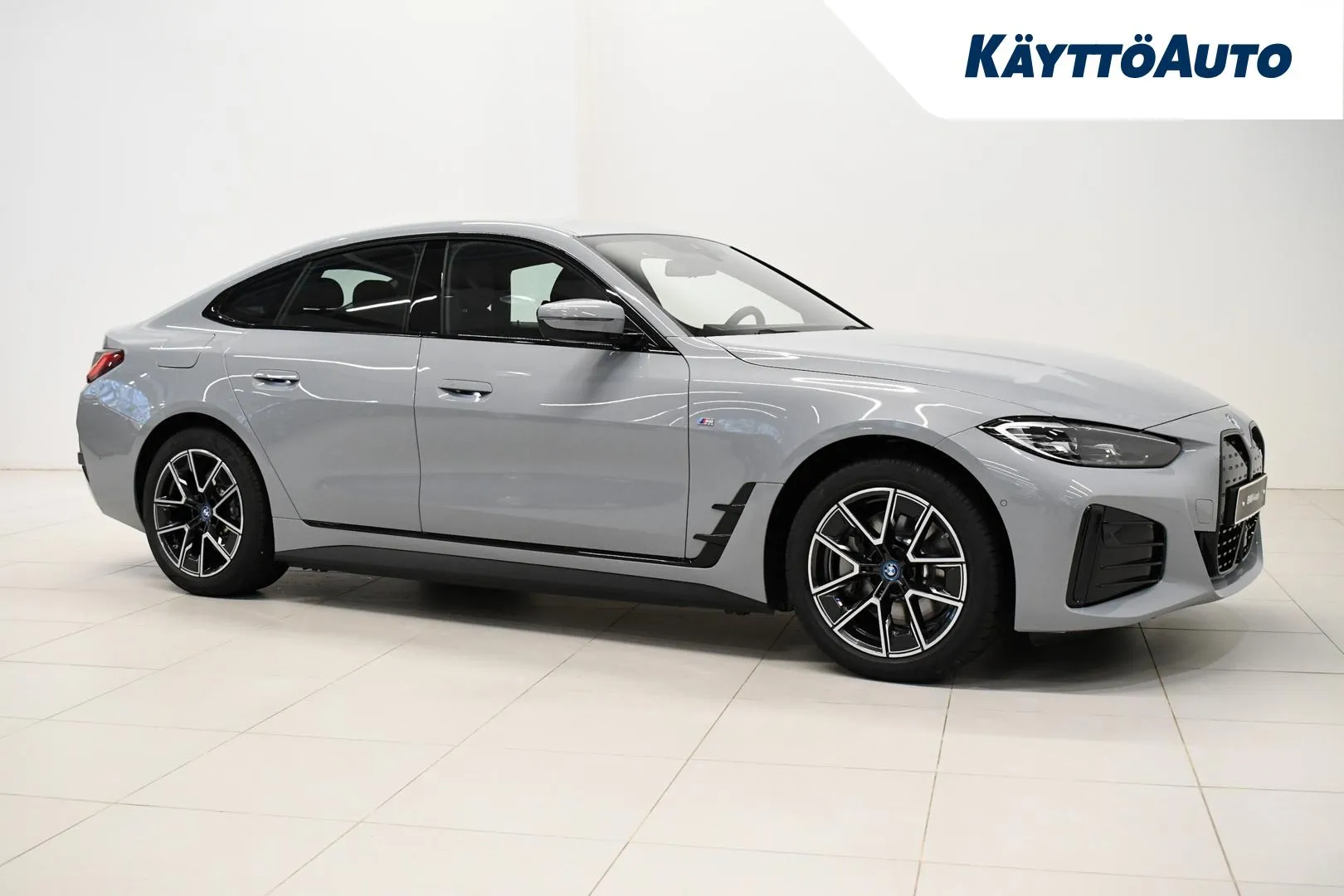 BMW i4 SPR-157 carousel image