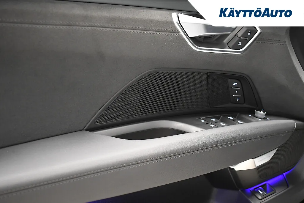 AUDI e-tron GT YLN-288 carousel image