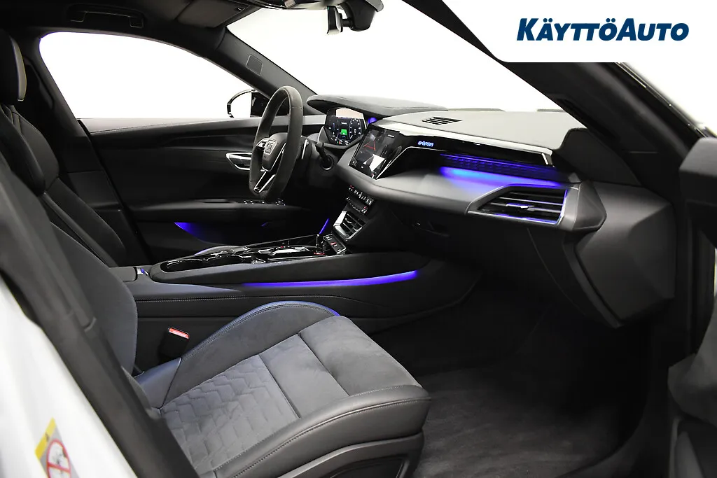 AUDI e-tron GT YLN-288 carousel image