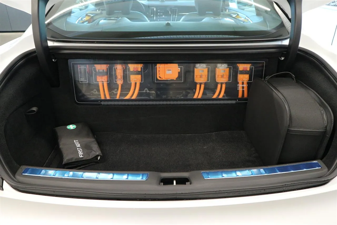 POLESTAR 1 ZOB-378 carousel image