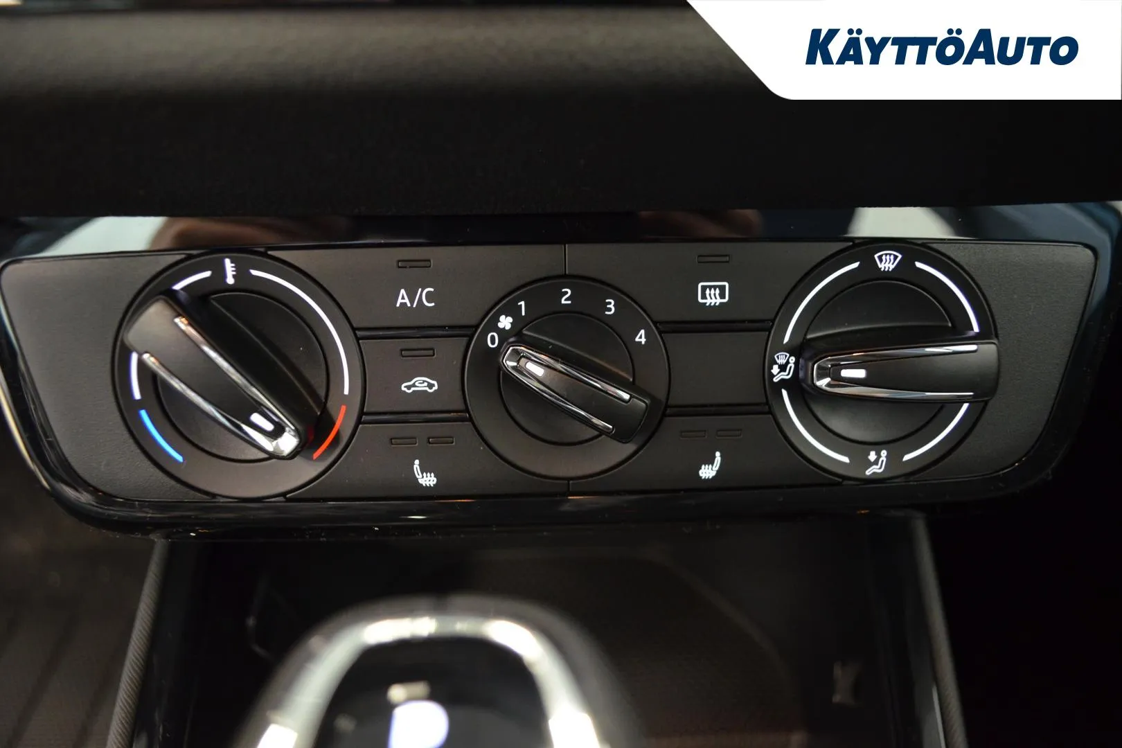 Skoda Fabia JNF-295 carousel image