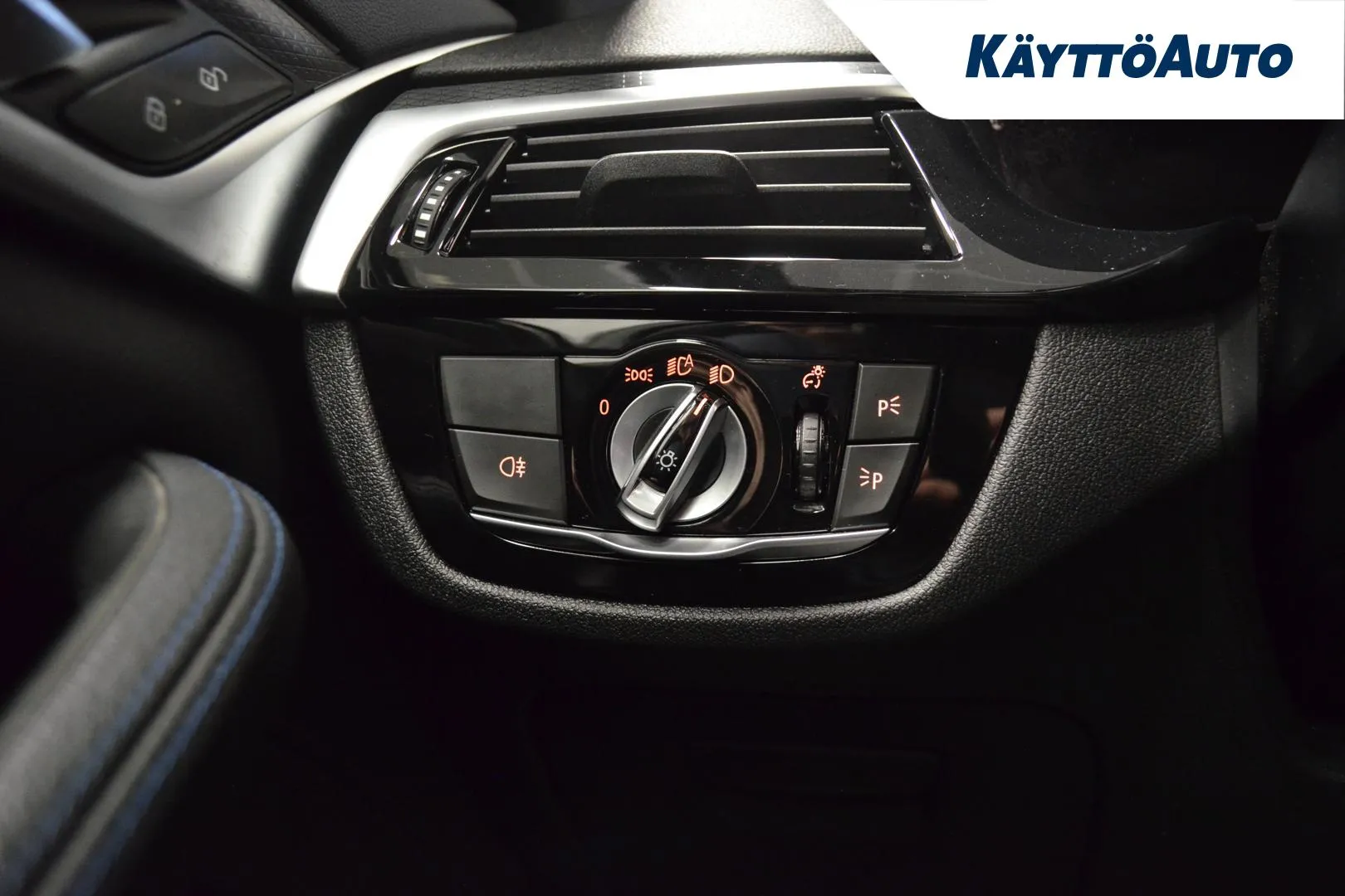 BMW 545 LPJ-208 carousel image