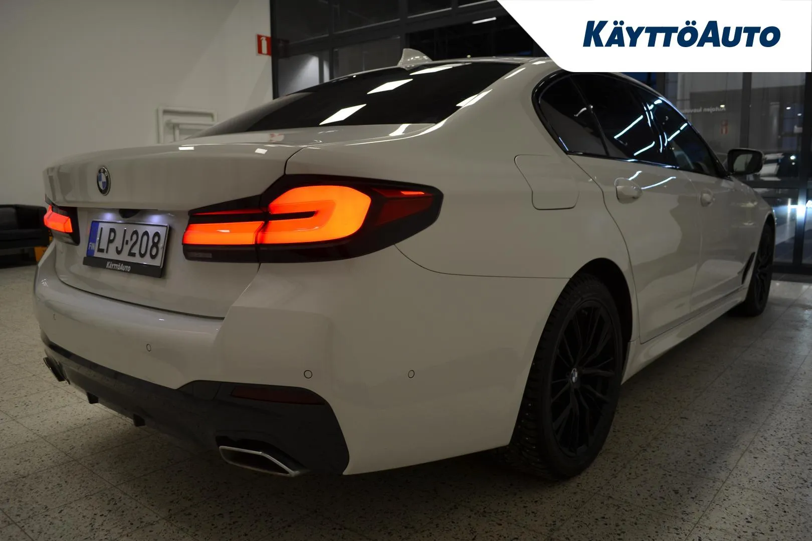 BMW 545 LPJ-208 carousel image