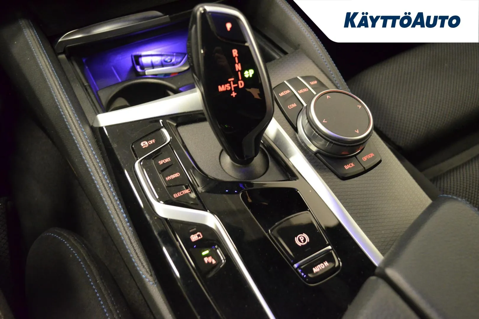 BMW 545 LPJ-208 carousel image