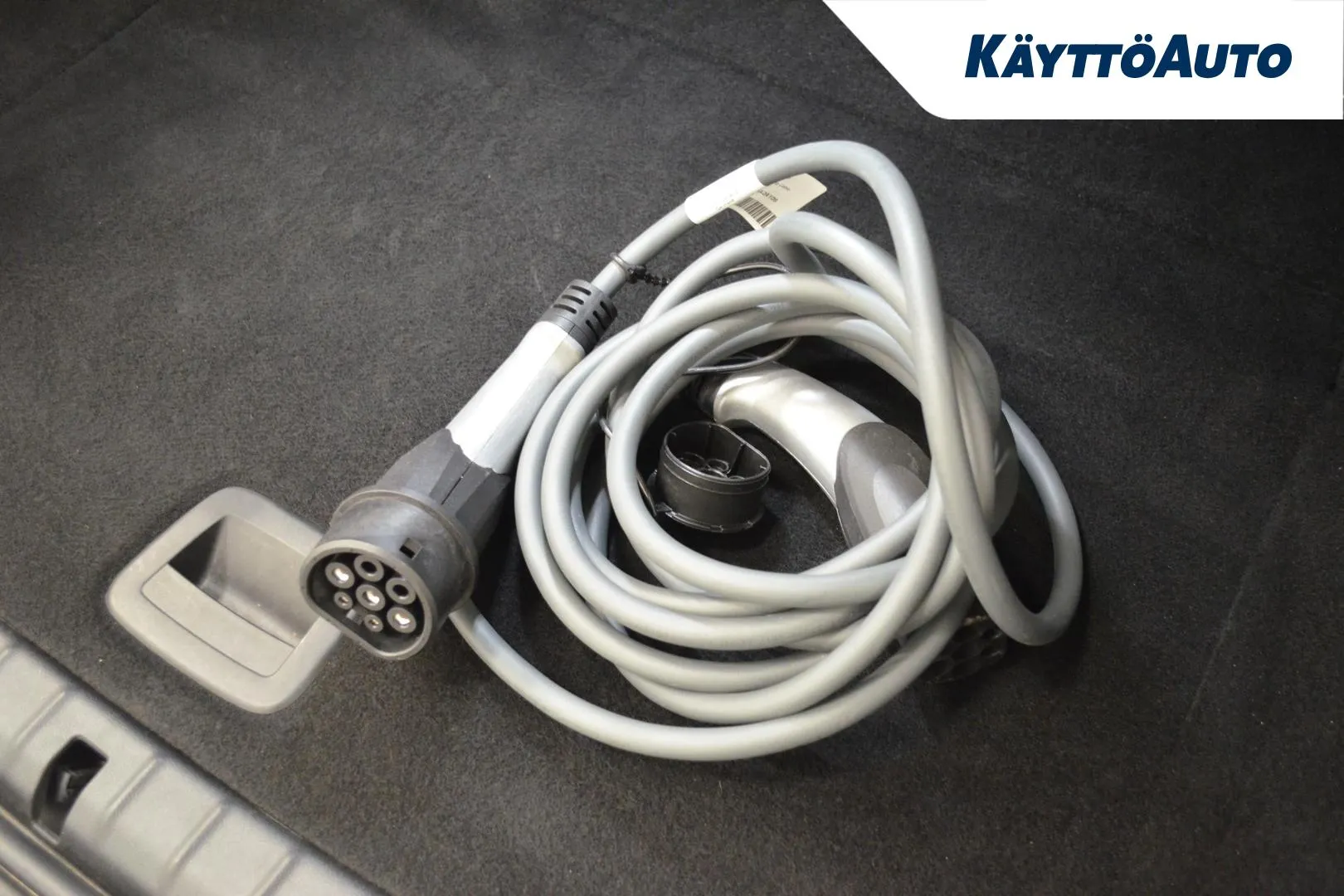 BMW 545 LPJ-208 carousel image