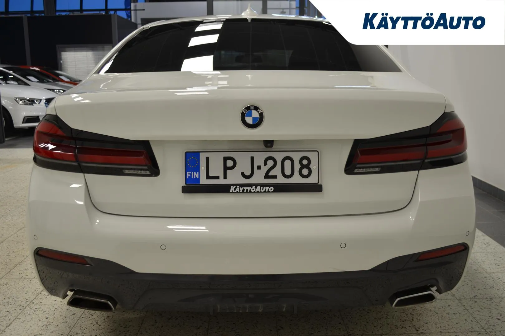 BMW 545 LPJ-208 carousel image