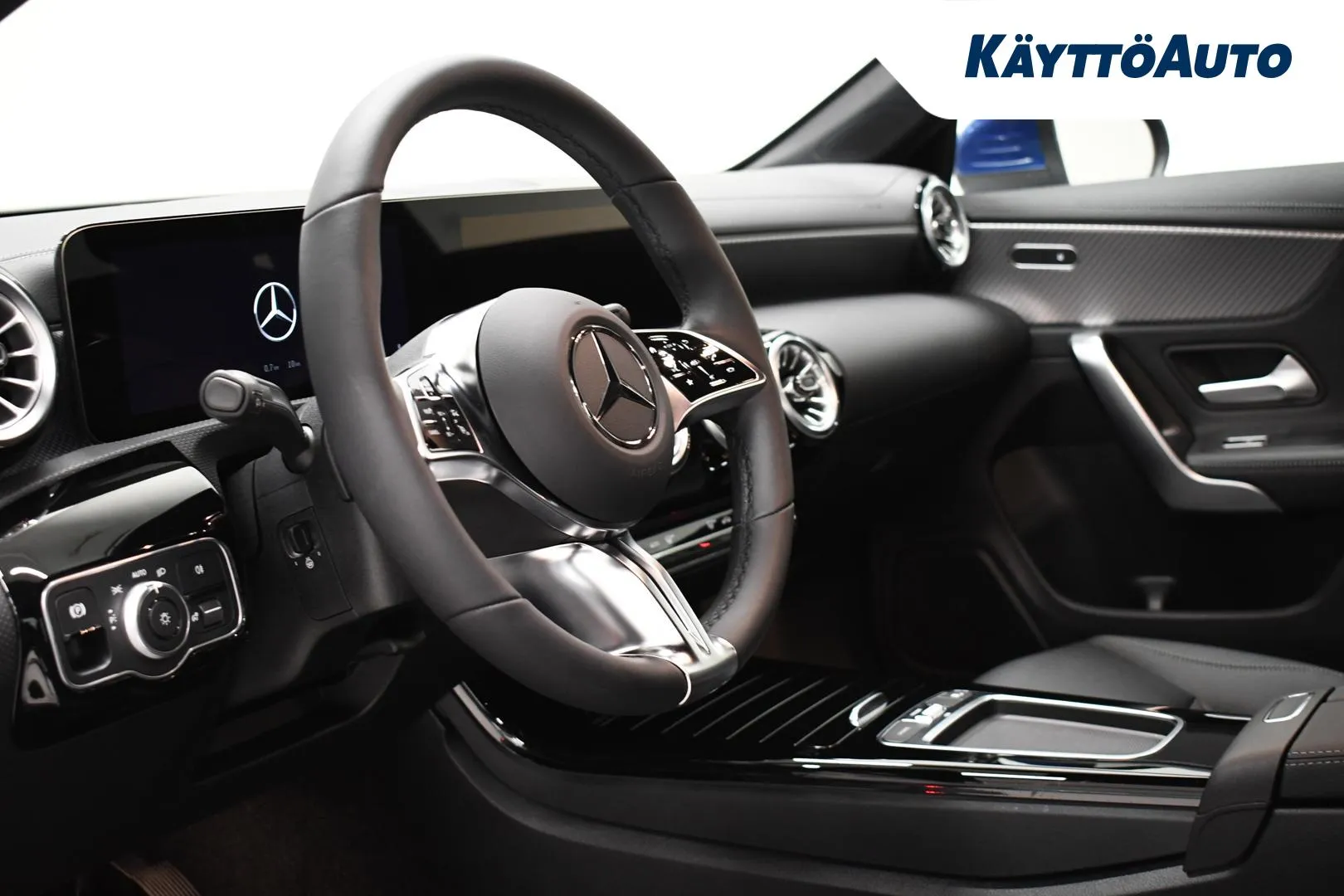 Mercedes-Benz CLA XSO-673 carousel image