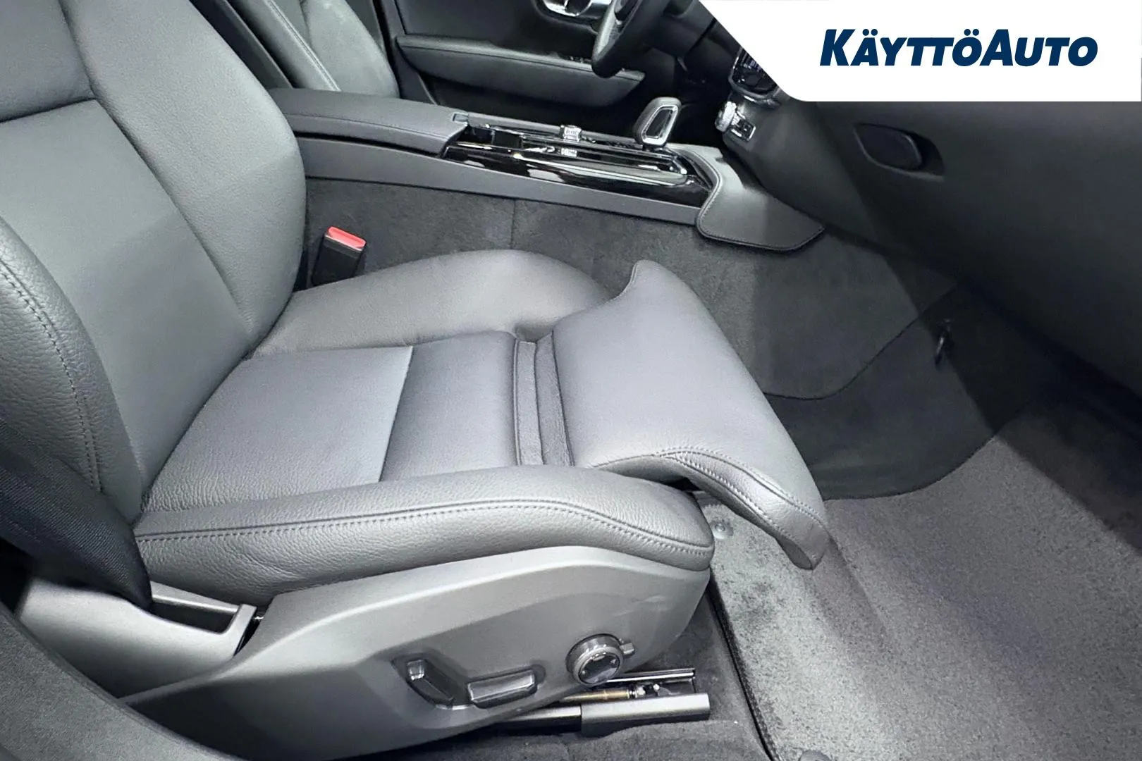 VOLVO S90 NNM-735 carousel image