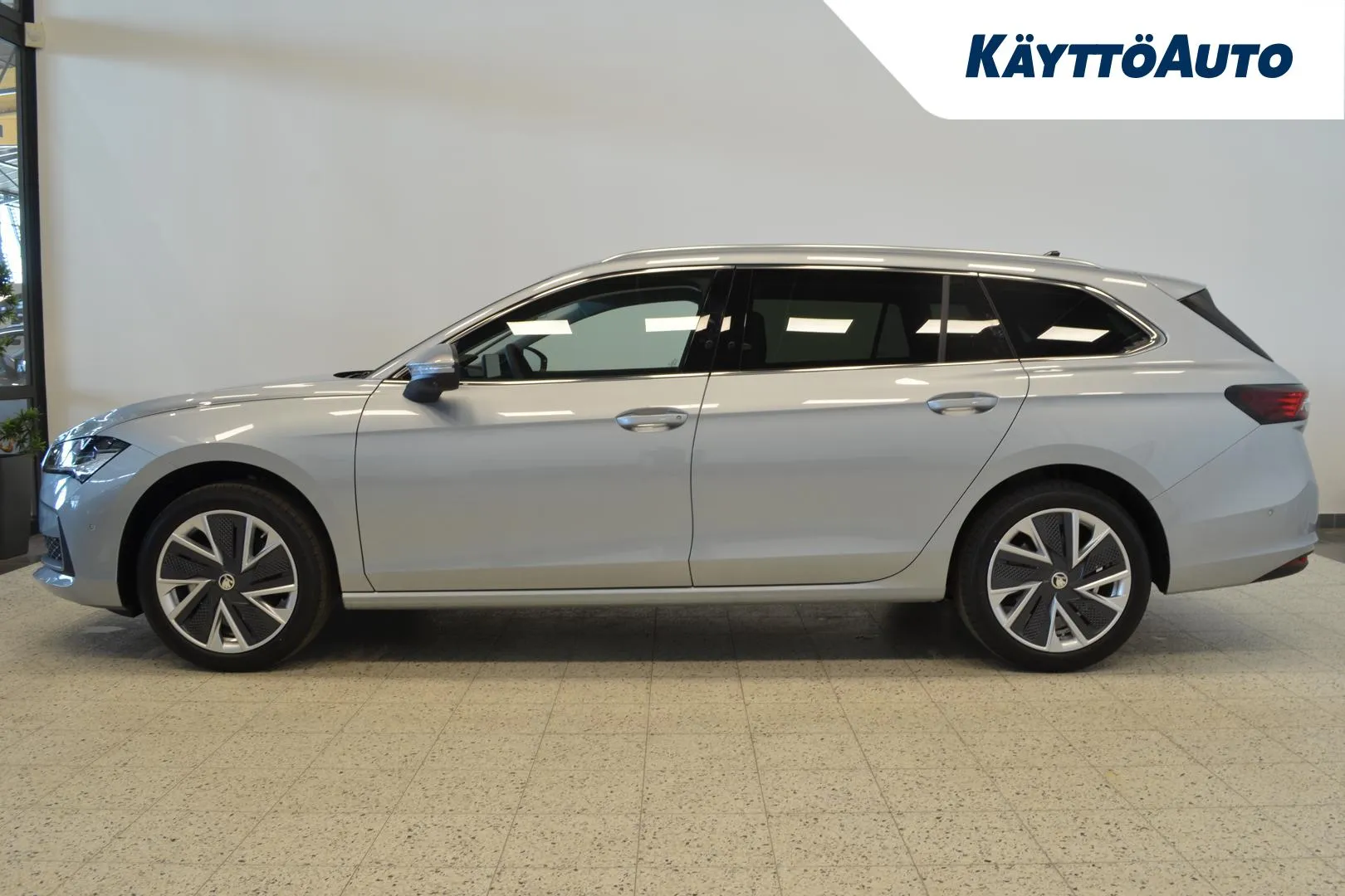 Skoda Superb XSR-435 carousel image