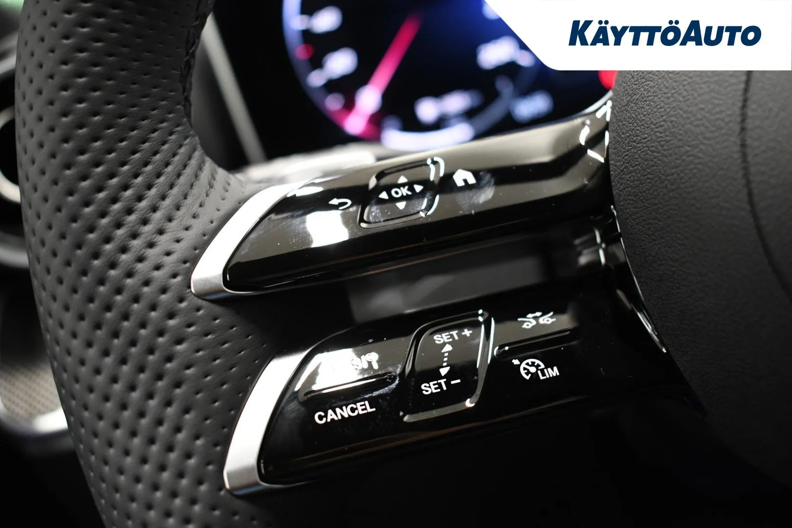 Mercedes-Benz C JNL-966 carousel image