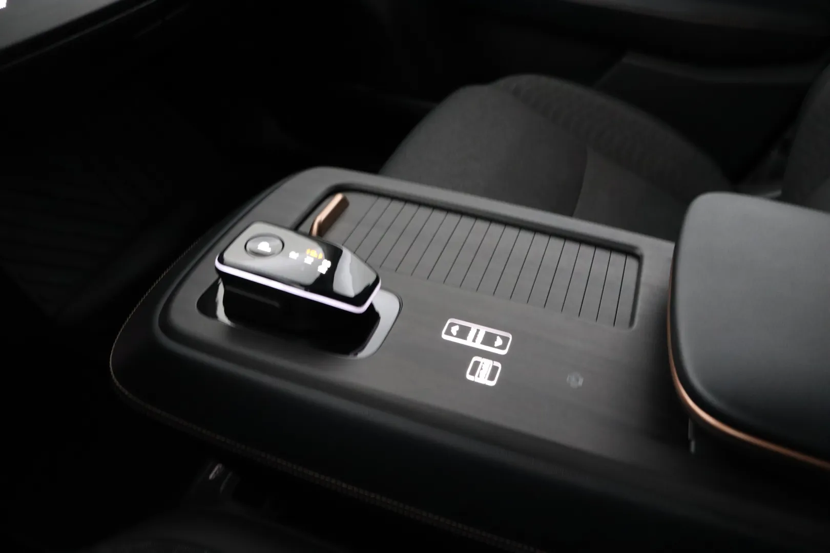 NISSAN Ariya FRG-100 carousel image