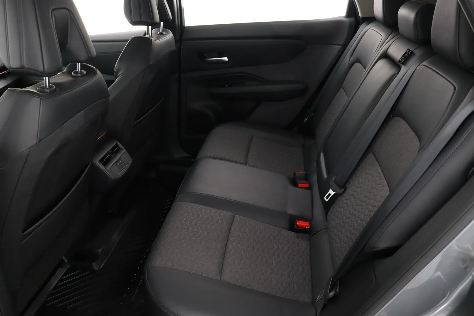 NISSAN Ariya FRG-100 carousel image