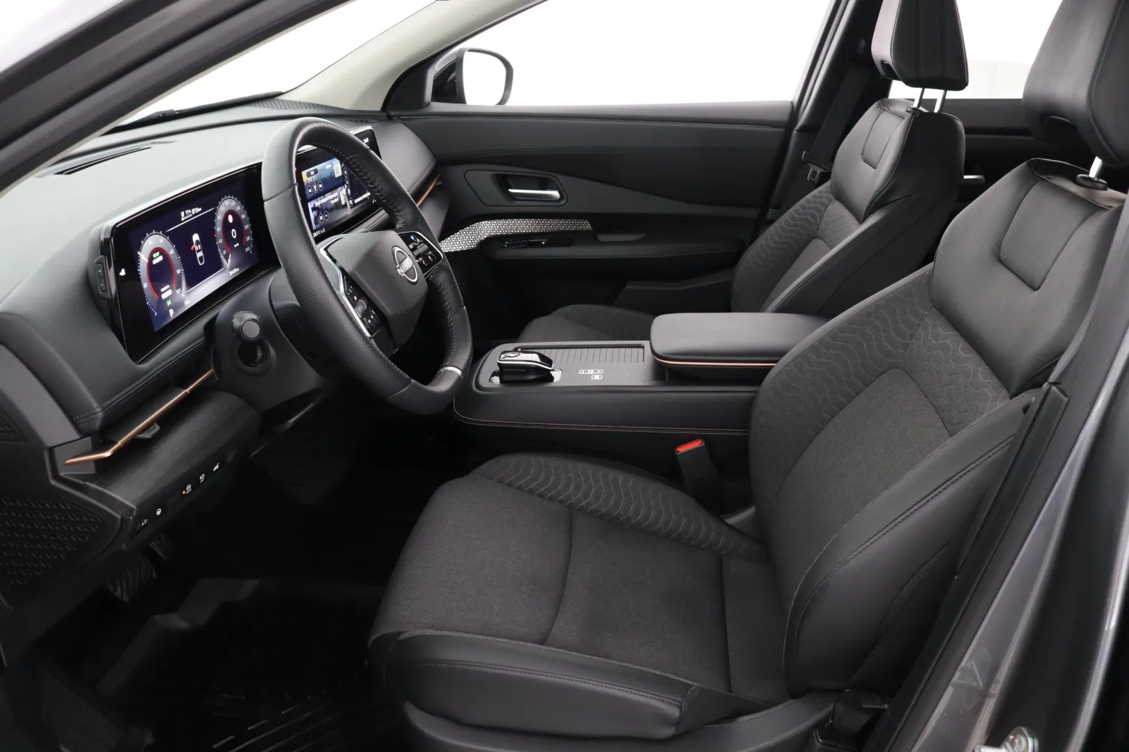 NISSAN Ariya FRG-100 carousel image