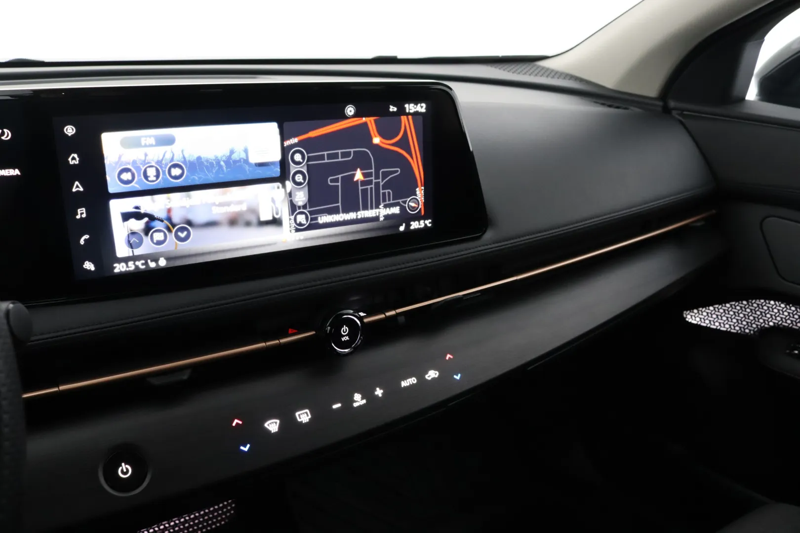 NISSAN Ariya FRG-100 carousel image