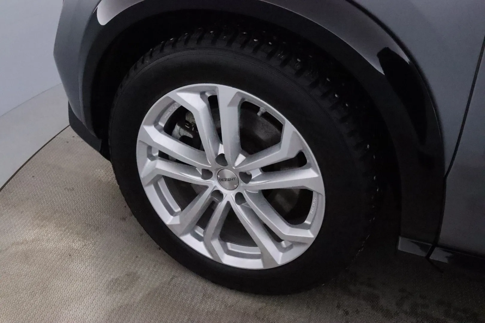 Nissan Ariya IRJ-642 carousel image