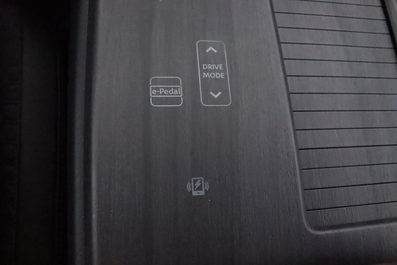 Nissan Ariya IRJ-642 carousel image