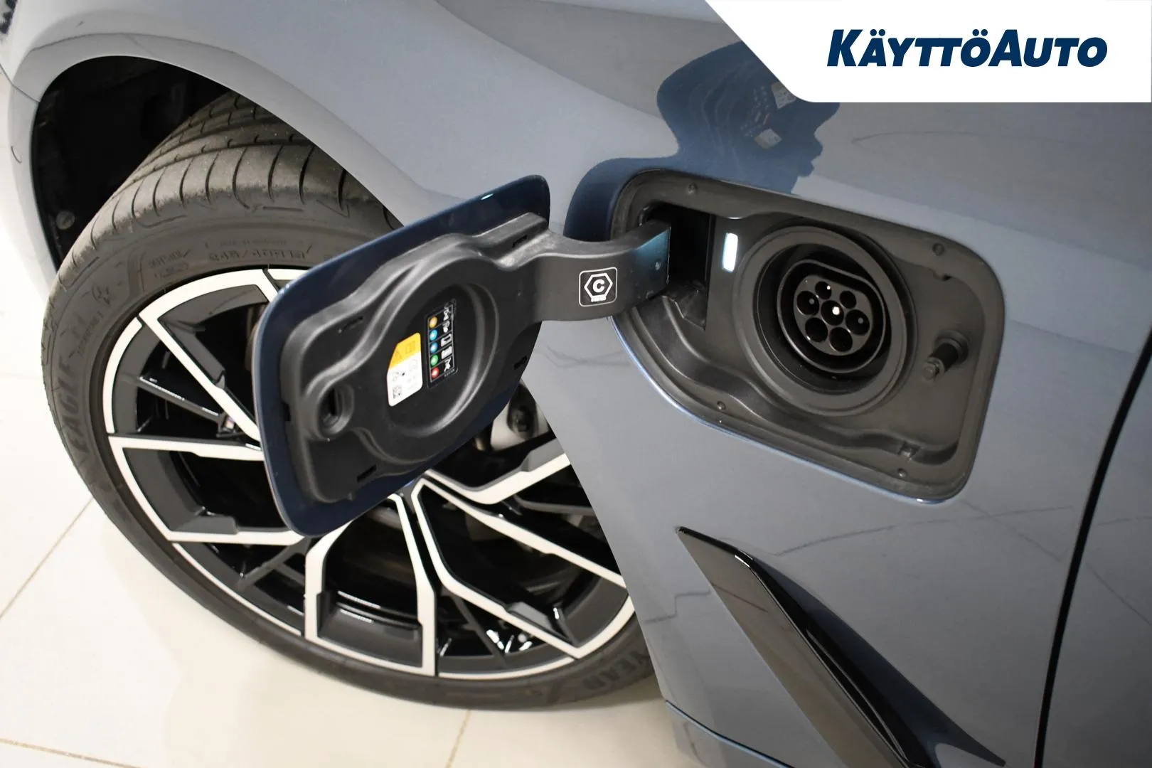 BMW 545 SPT-424 carousel image