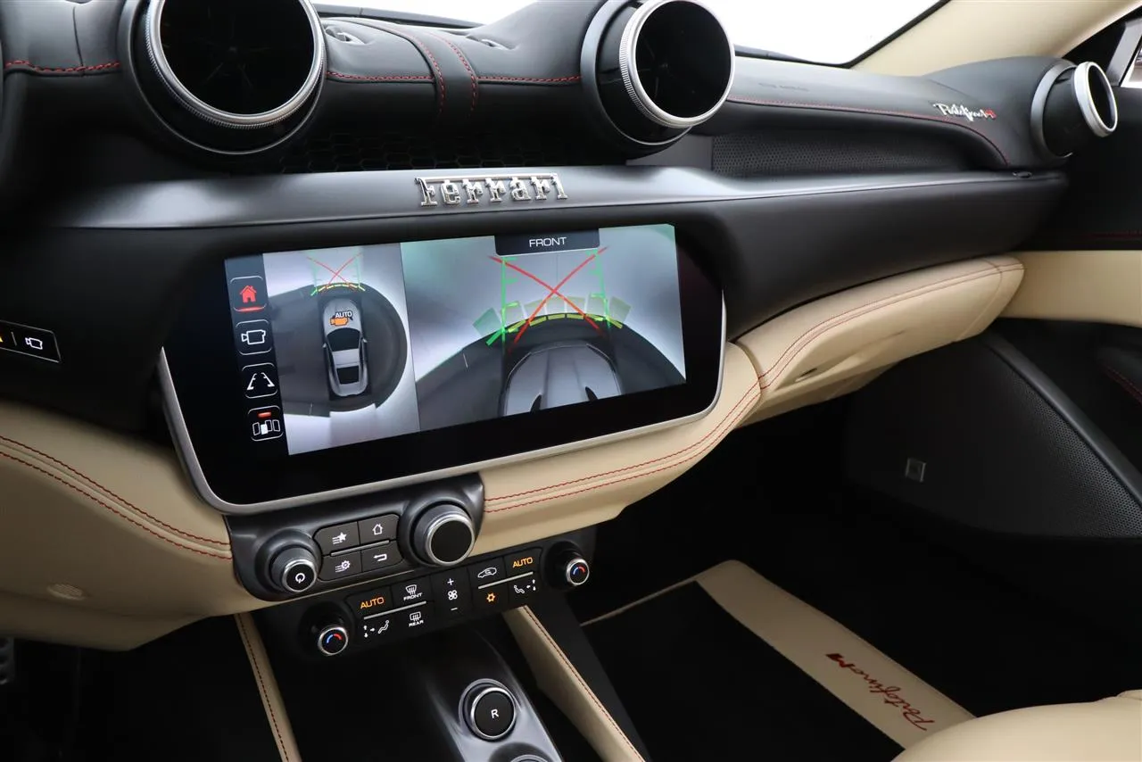 Ferrari Portofino M FUN-620 carousel image