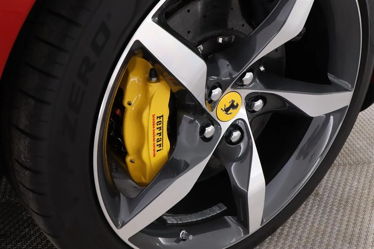 Ferrari Portofino M FUN-620 carousel image