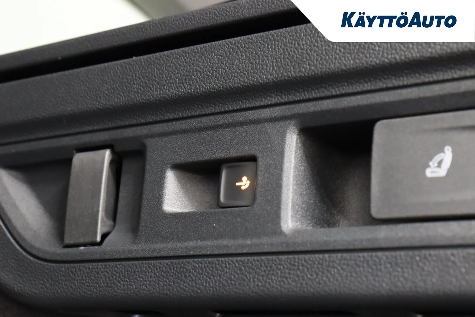 Skoda Superb JNK-515 carousel image