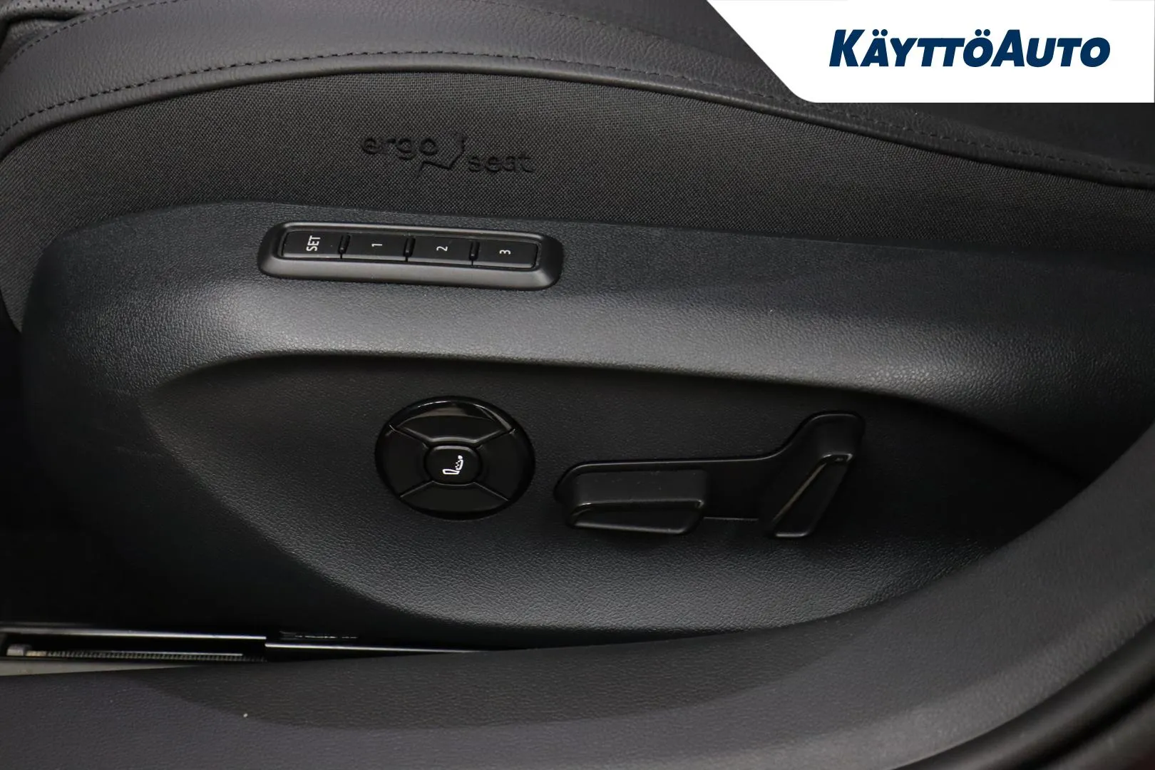 Skoda Superb JNK-515 carousel image