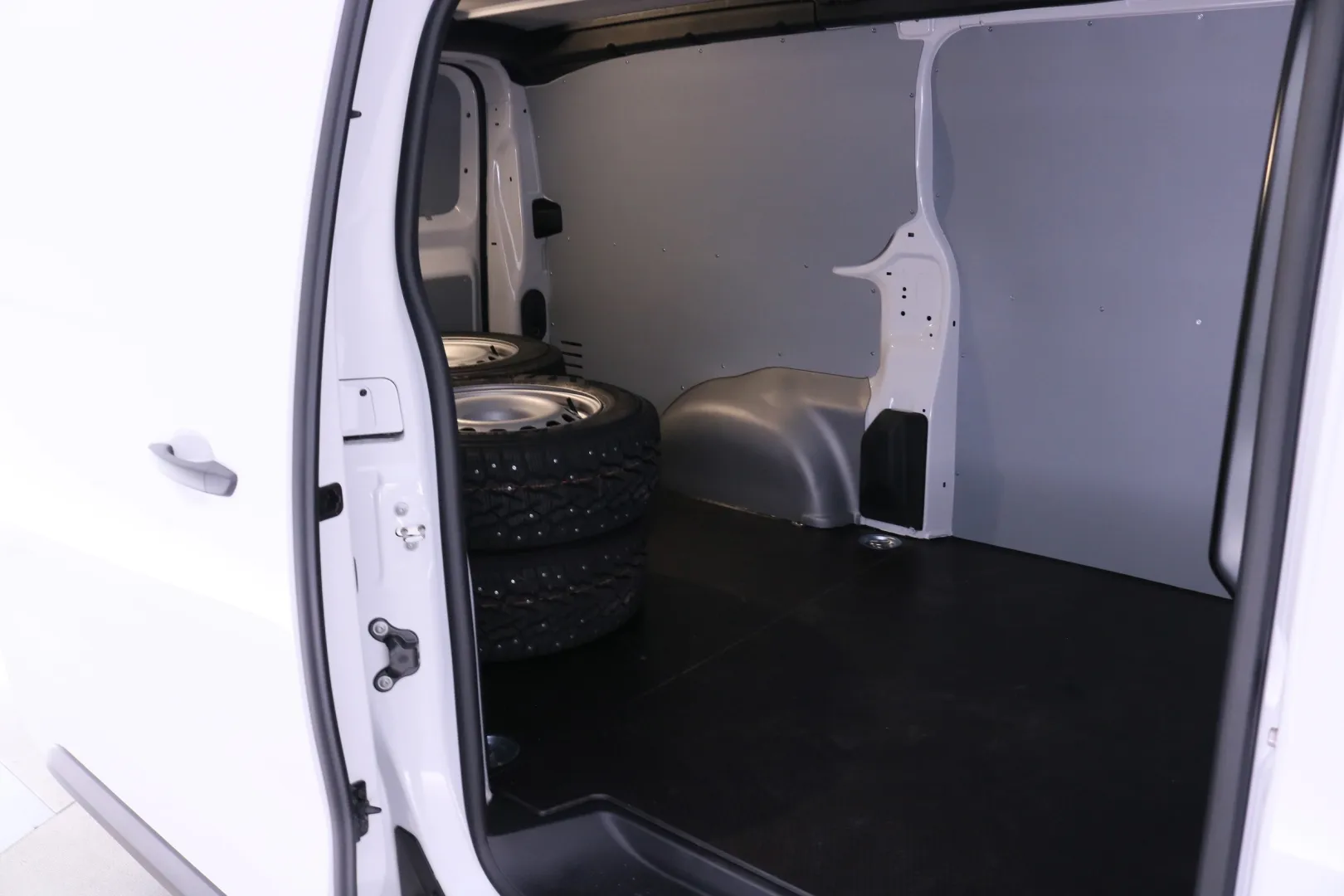 Opel Vivaro GPU-832 carousel image