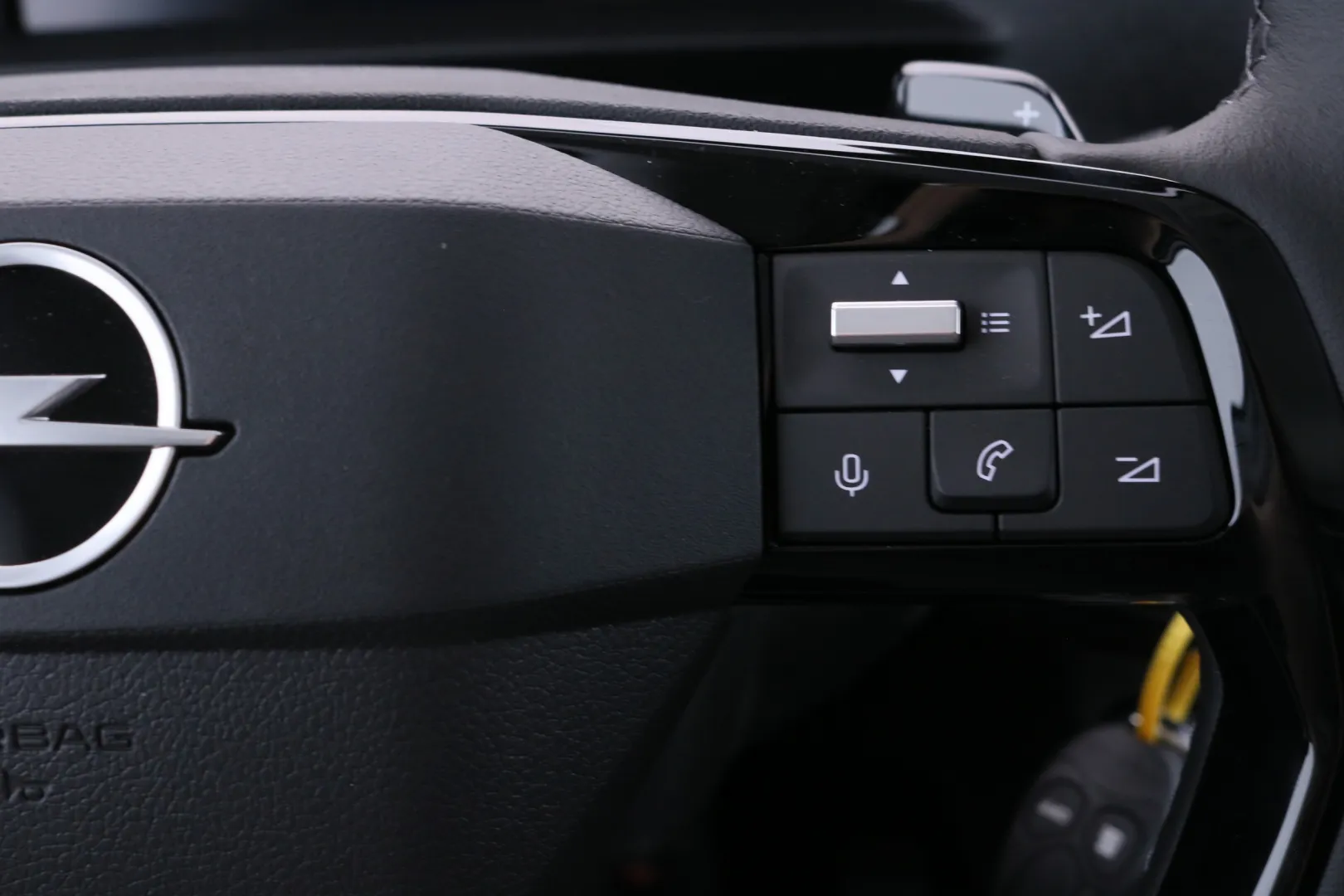 Opel Vivaro GPU-832 carousel image