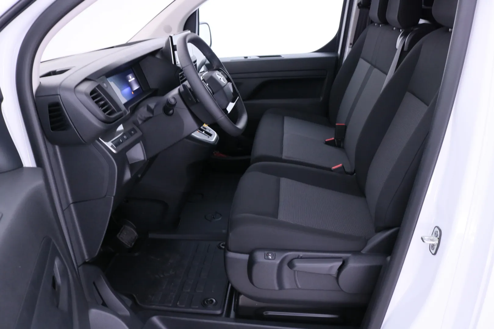 Opel Vivaro GPU-832 carousel image