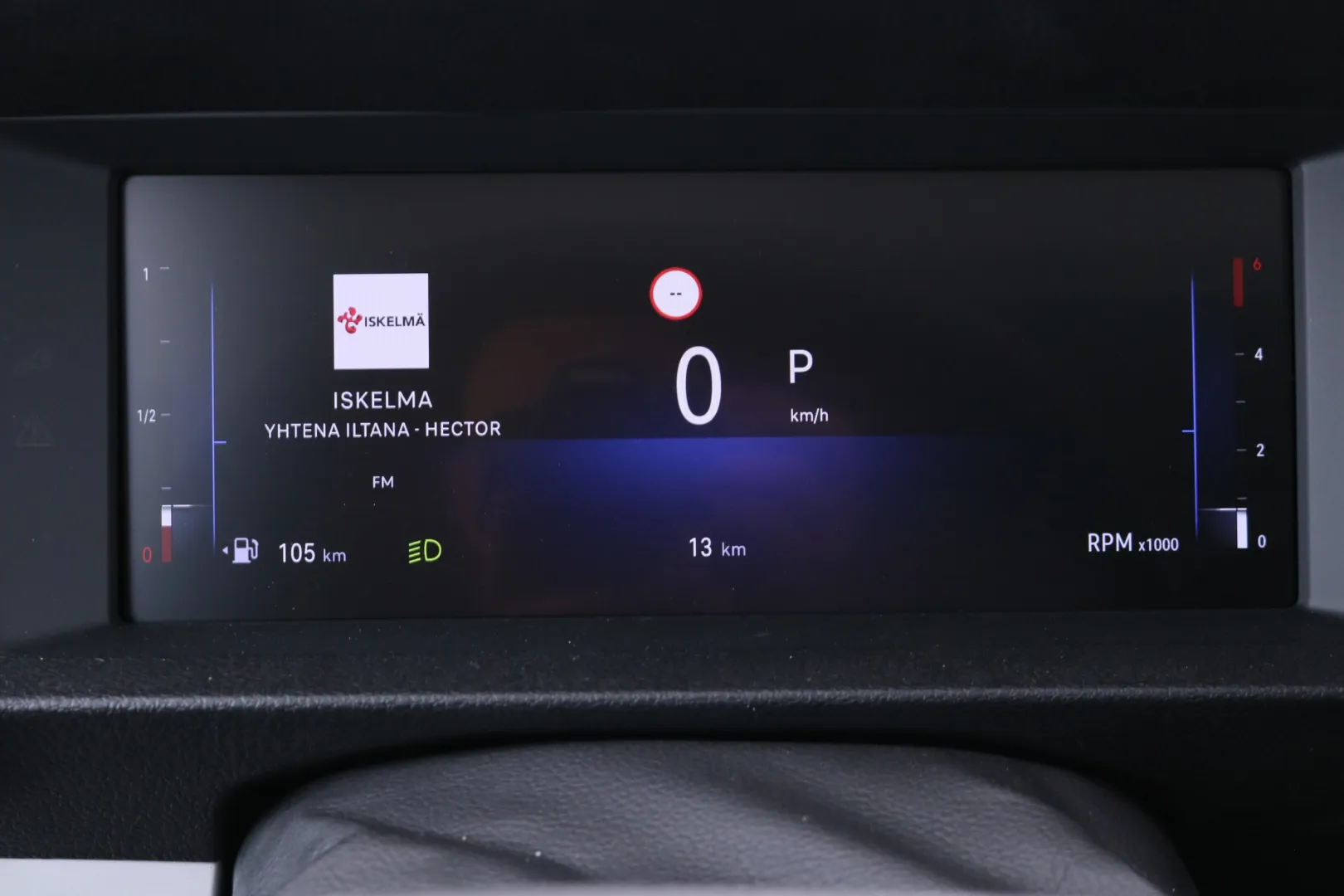 Opel Vivaro GPU-832 carousel image