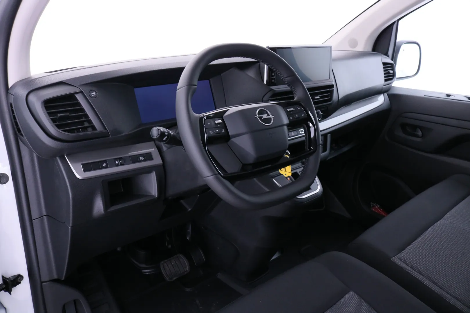 Opel Vivaro GPU-832 carousel image