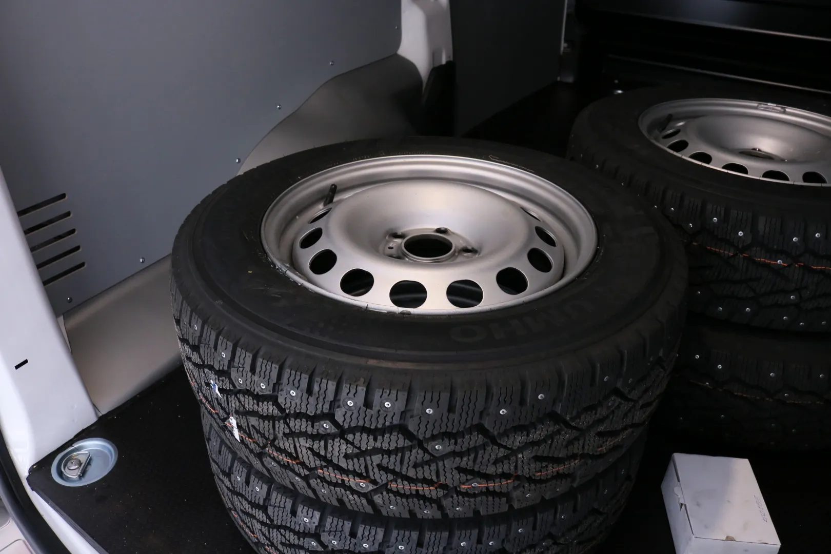 Opel Vivaro GPU-832 carousel image