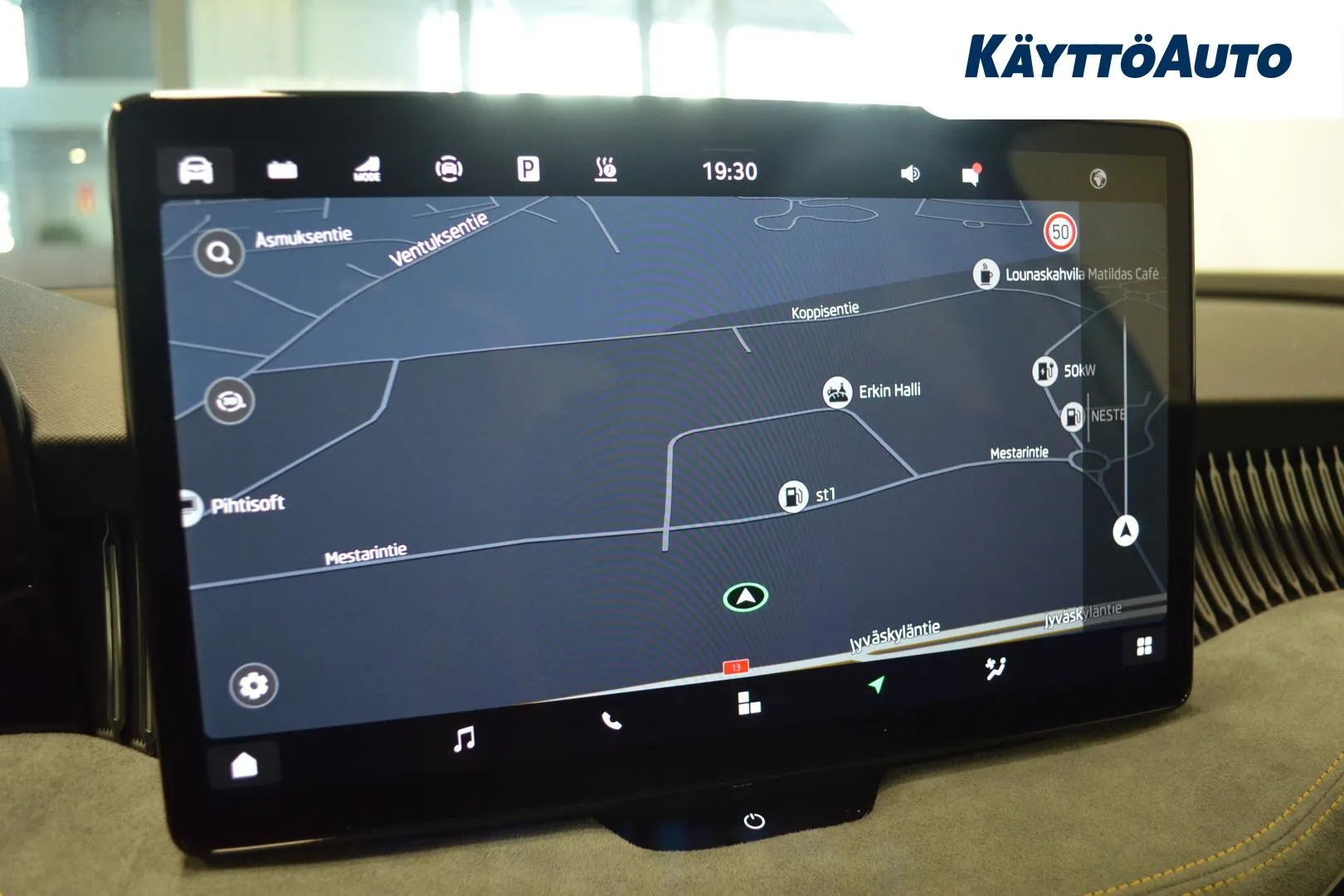 Skoda Superb JNP-704 carousel image