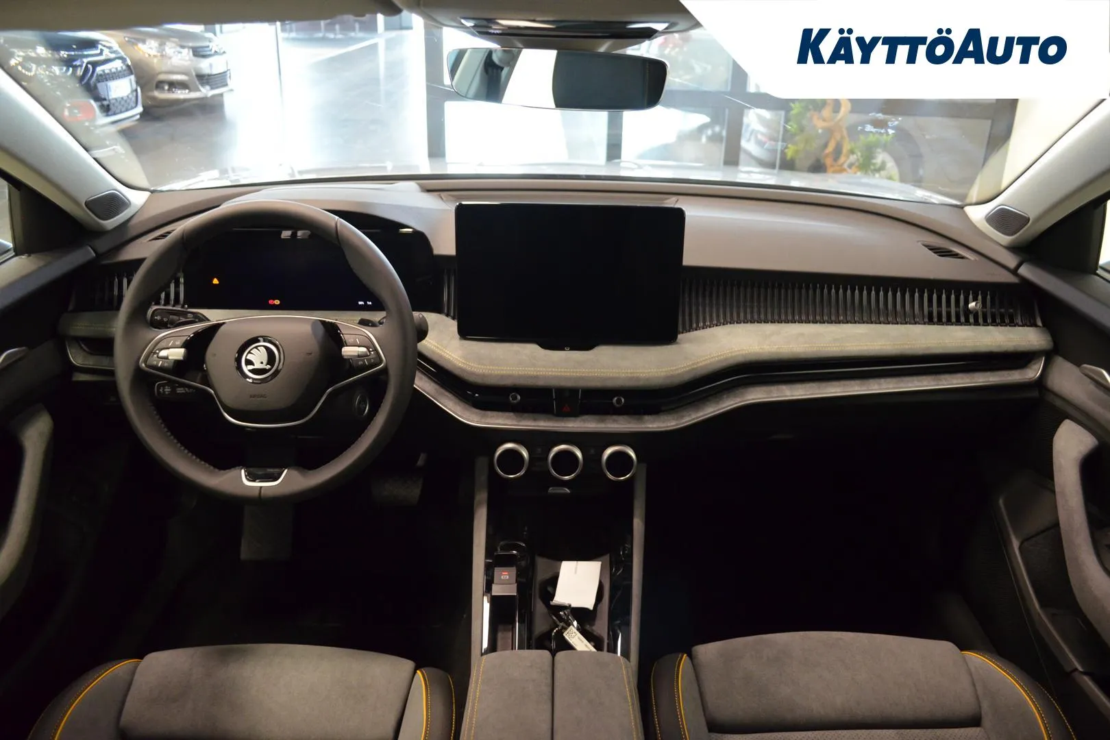 Skoda Superb JNP-704 carousel image