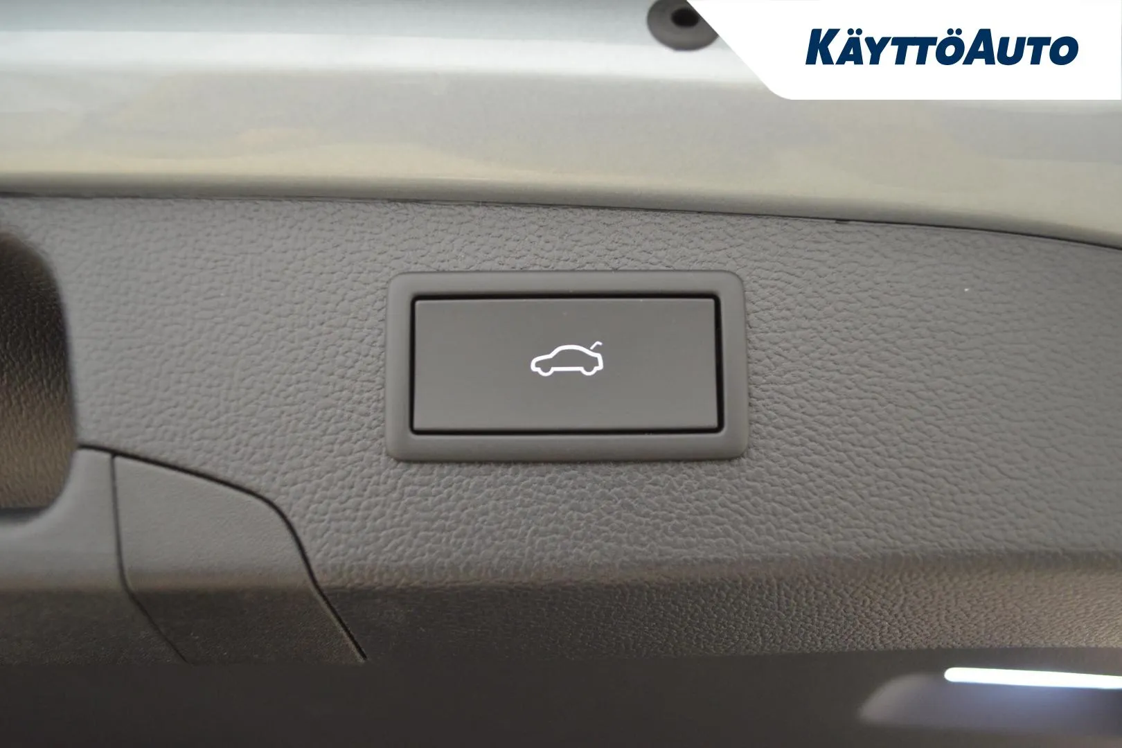 Skoda Superb JNP-704 carousel image