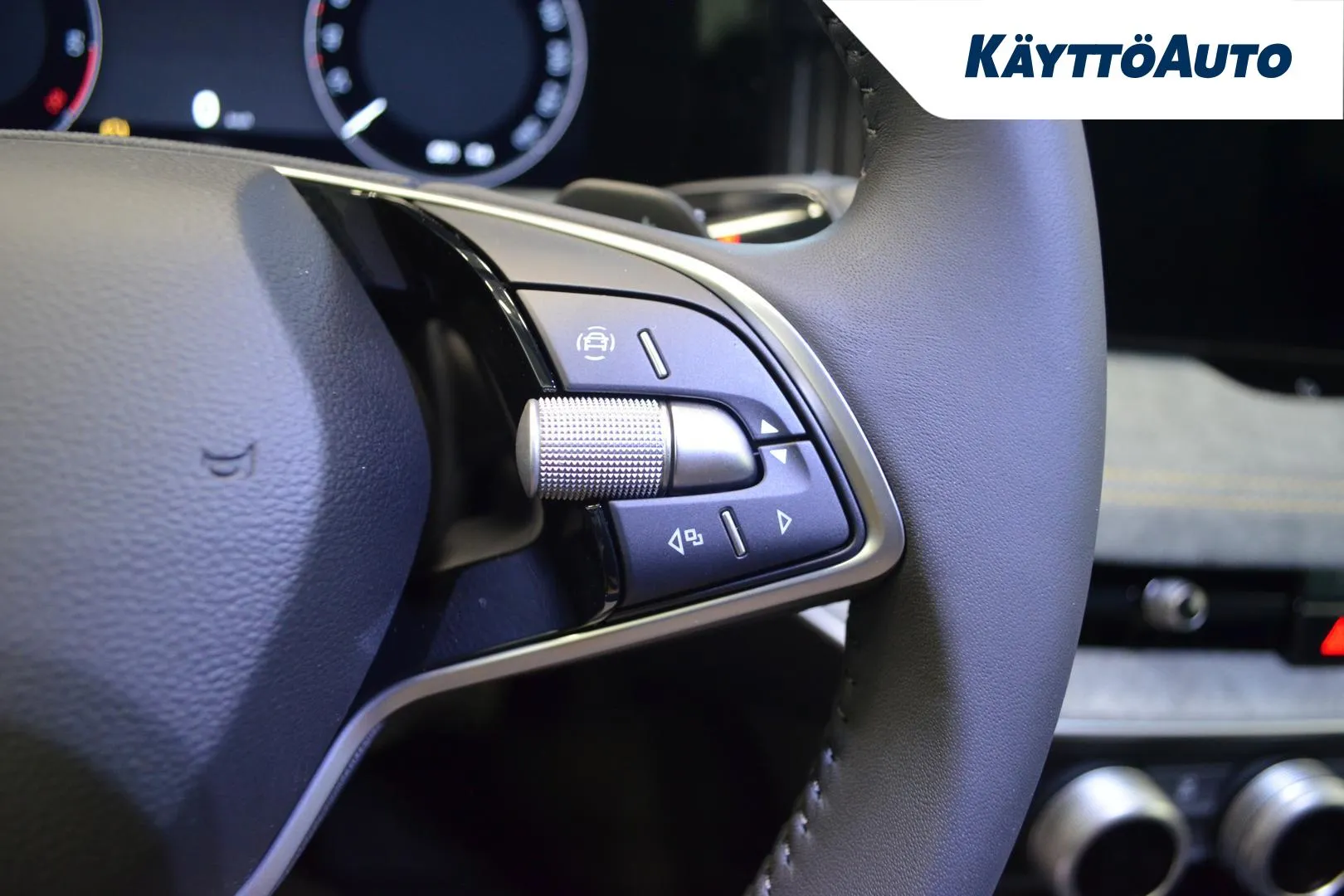 Skoda Superb JNP-704 carousel image