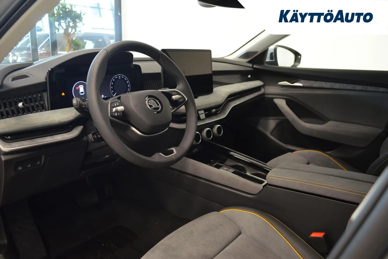 Skoda Superb JNP-704 carousel image