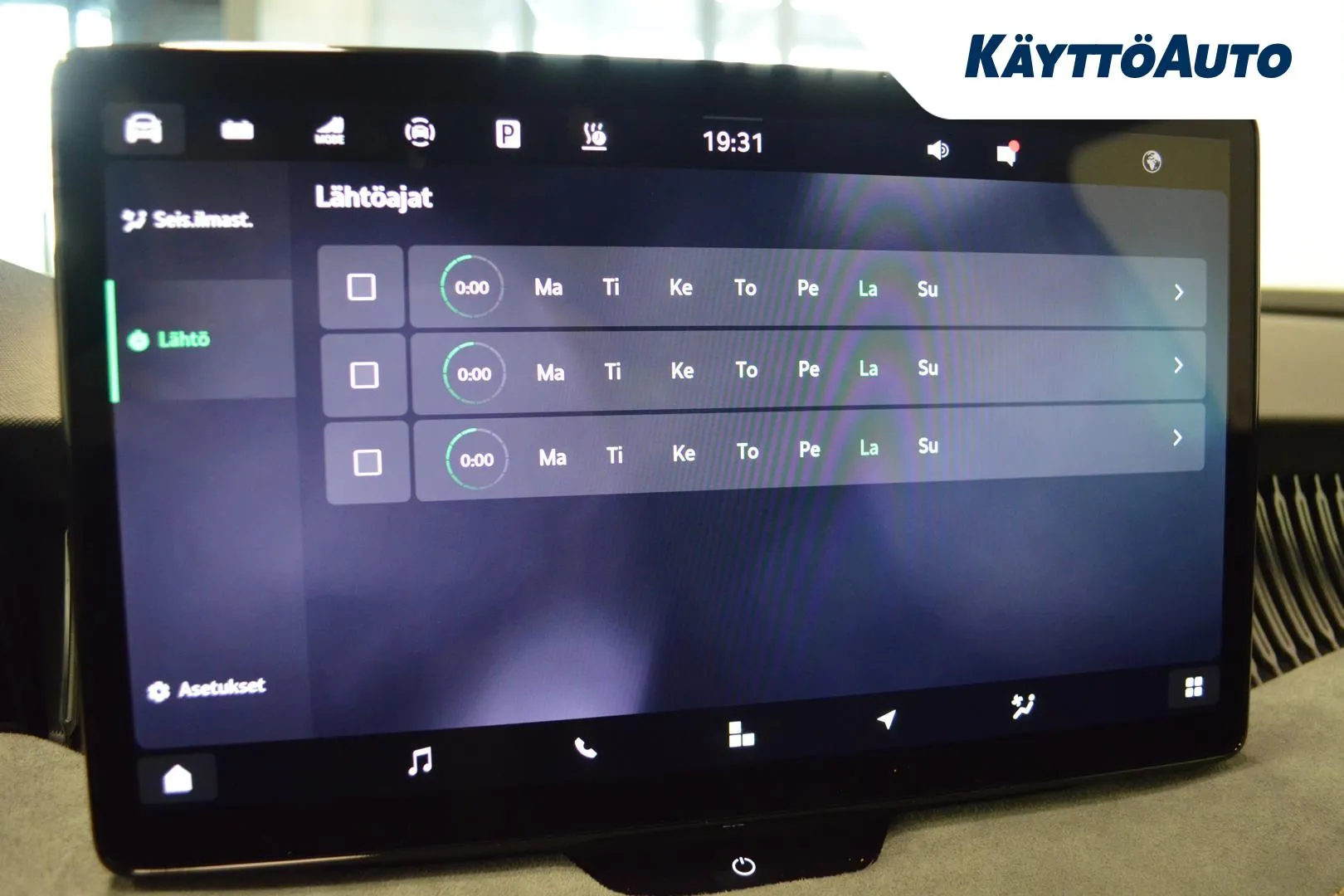 Skoda Superb JNP-704 carousel image