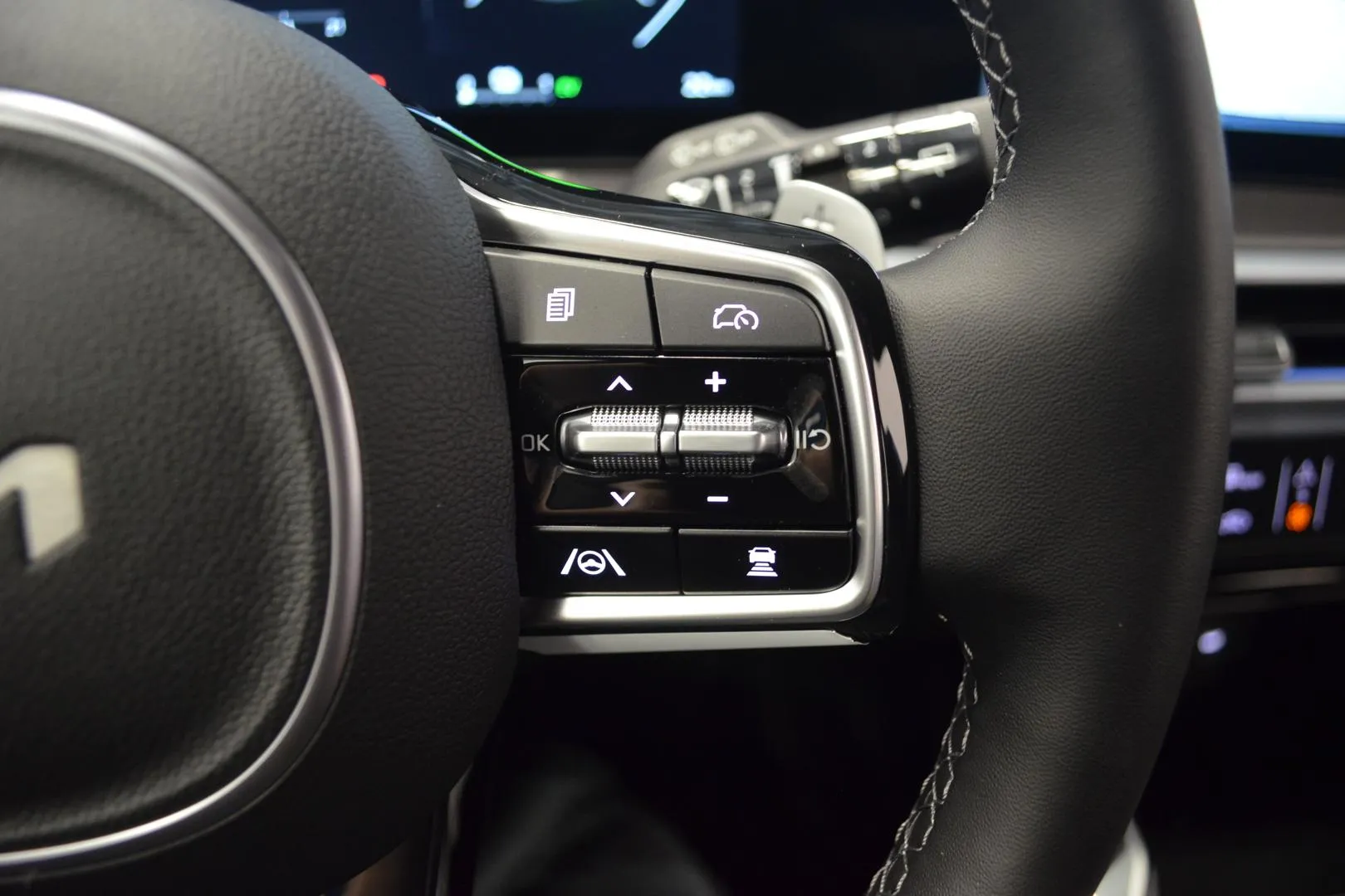 Kia Sorento LST-729 carousel image