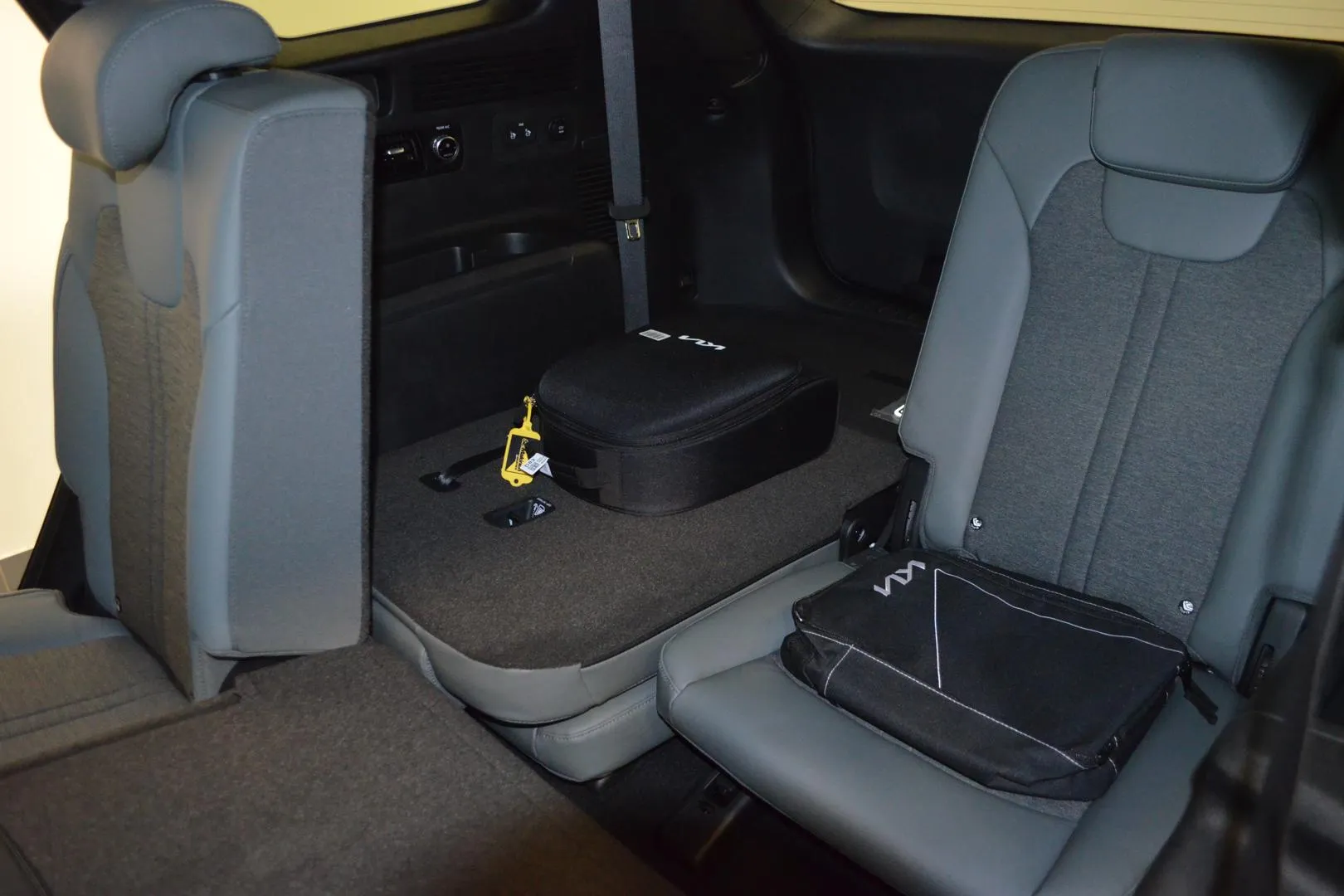 Kia Sorento LST-729 carousel image