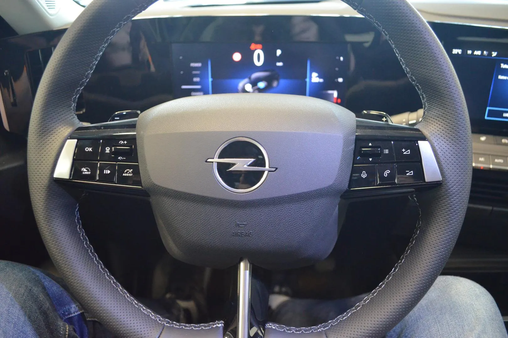 Opel Astra LSS-981 carousel image