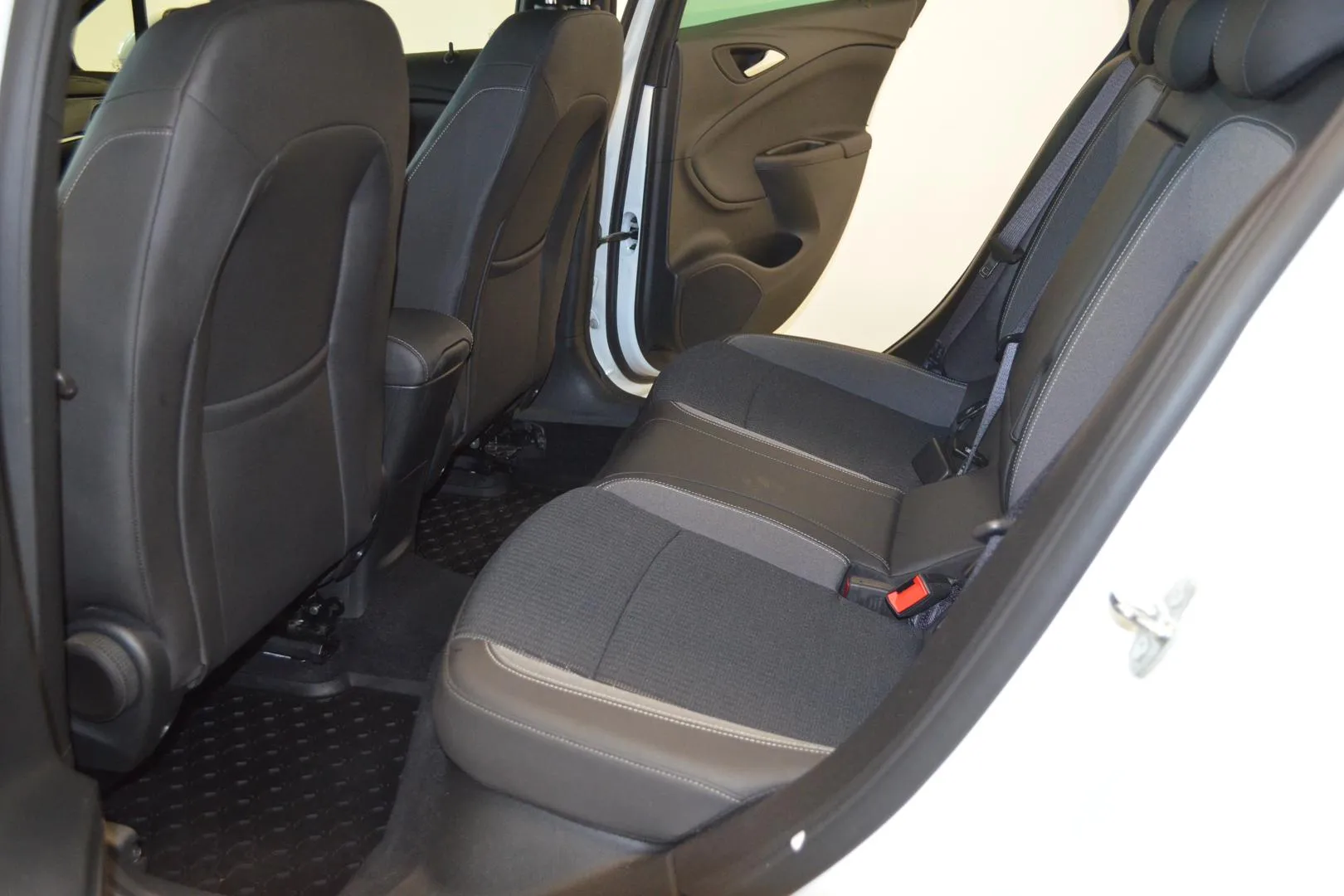 OPEL Astra RUO-492 carousel image