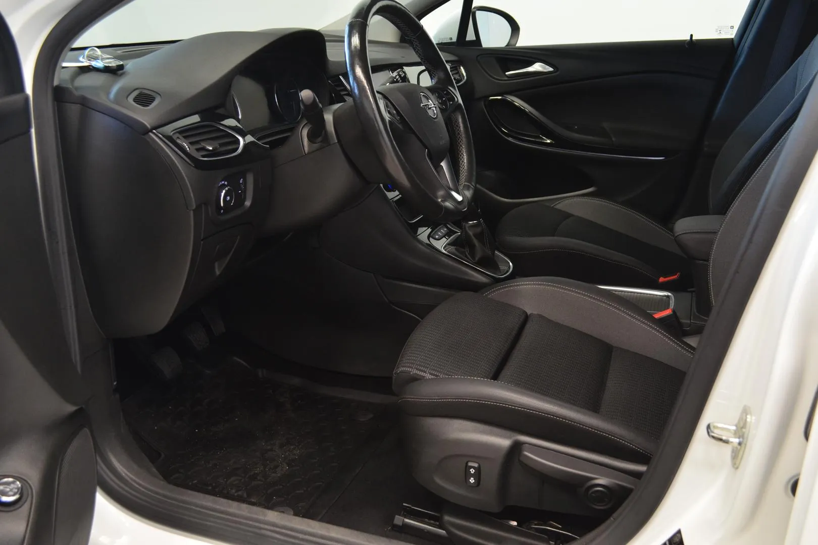 OPEL Astra RUO-492 carousel image